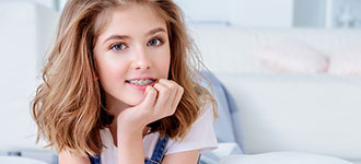 ortho-seminars-hp Teen girl with braces